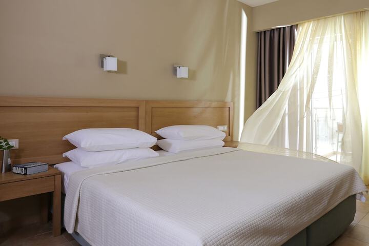 Room 12 of 60