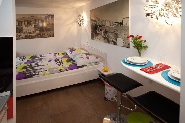 Room 5 of 67