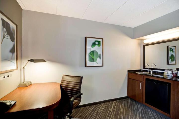 Double Accessible King Size Bed (9 of 11)