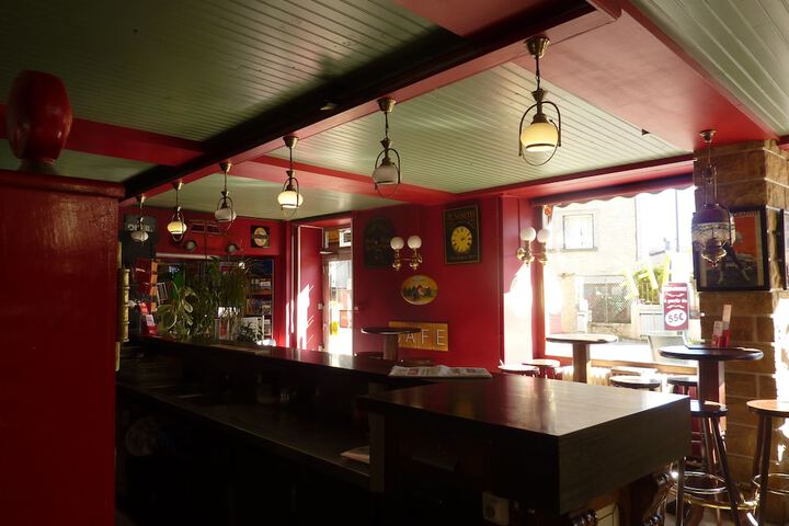 Lounge 46 of 61