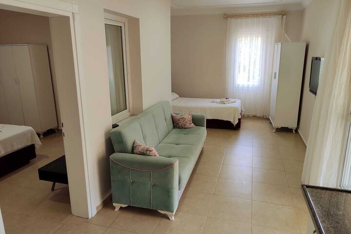 Room 32 of 107