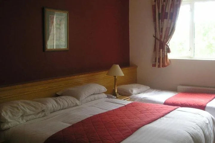 Room 6 of 15
