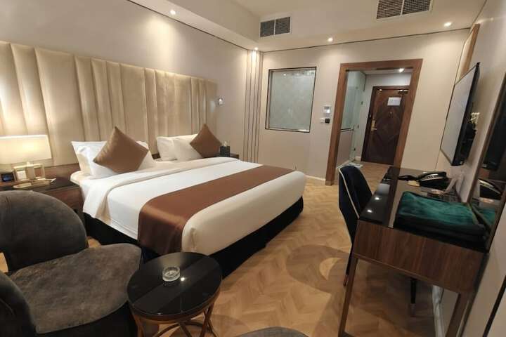 Room 22 of 63