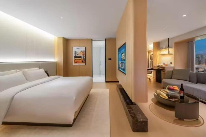 Room 15 of 27