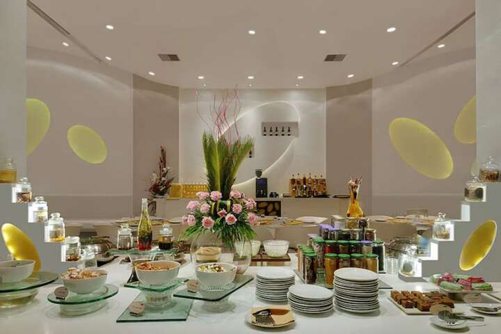 Breakfast buffet