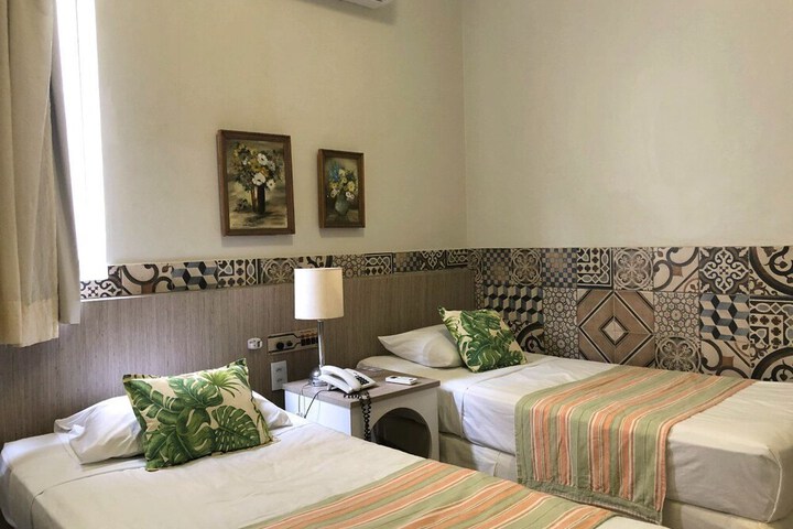 Room 6 of 64