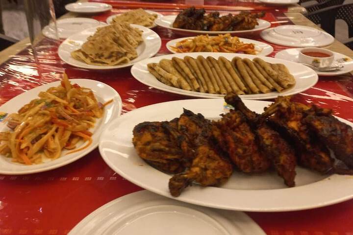 Dining 8 of 22