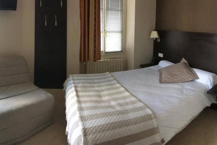 Room 3 of 36
