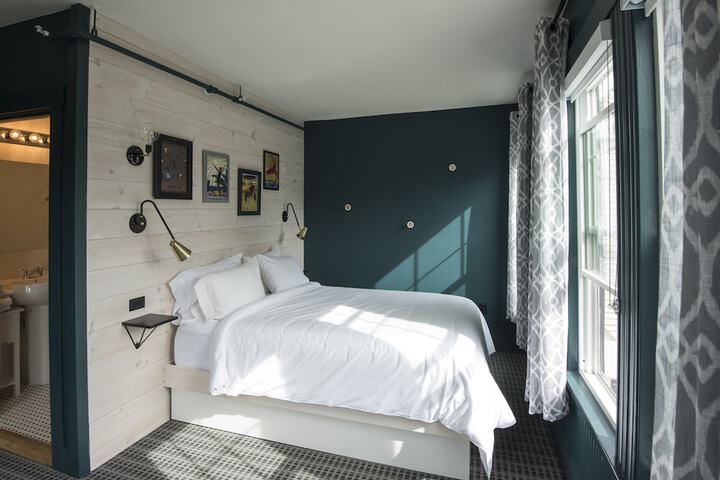 Room 2 of 47