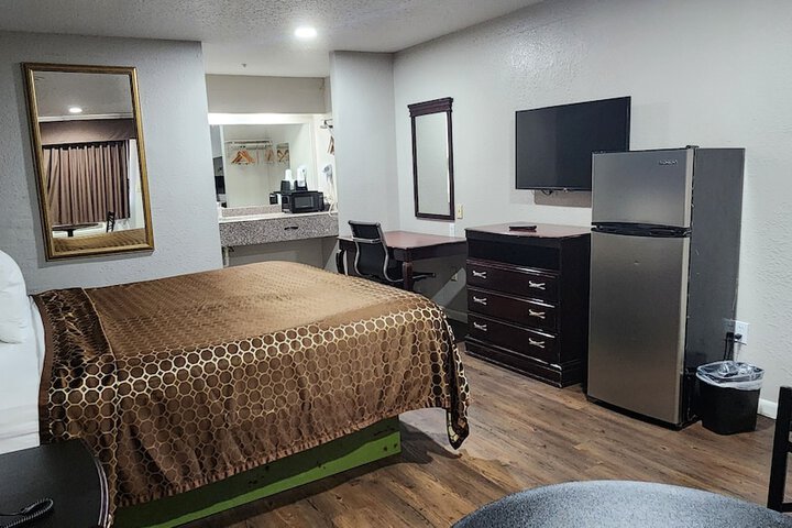 Room 8 of 24