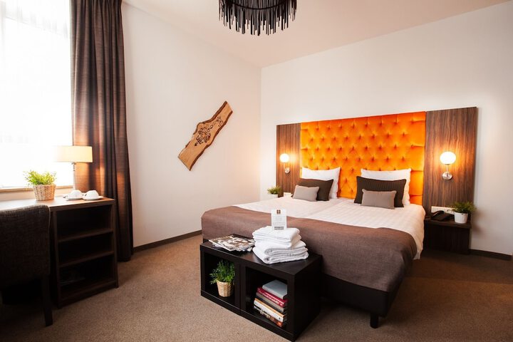 Room 5 of 27