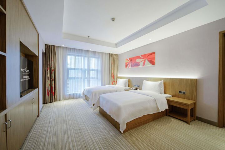 Room 76 of 183