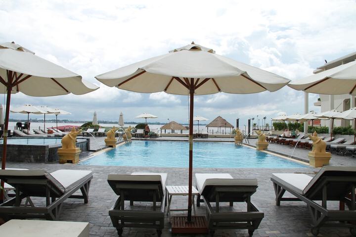 Hotel with Pool