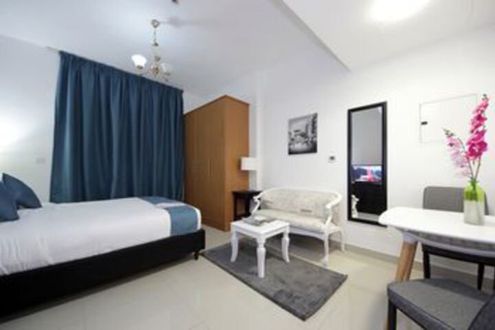 Room 9 of 26