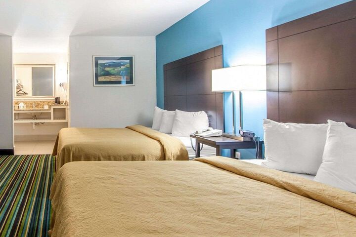 2 Double Beds (9 of 9)