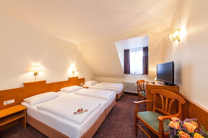 Room 41 of 74