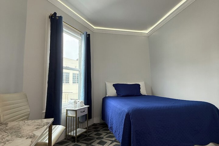 Single Room 1 Double Bed Shared Bathroom (11 of 19)