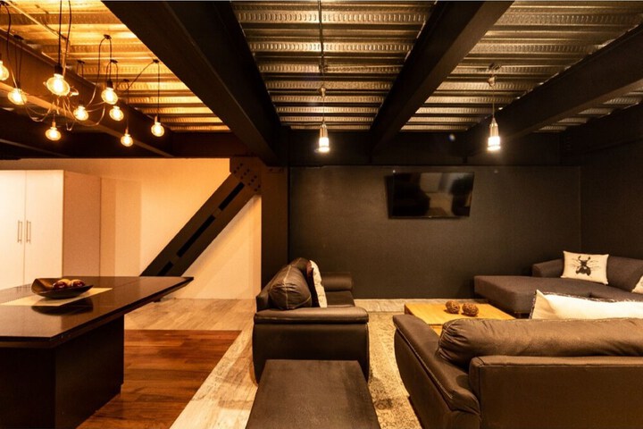 Room 8 of 15
