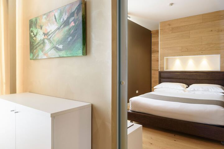 Room 17 of 53