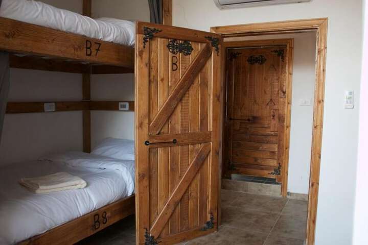 Room 15 of 34
