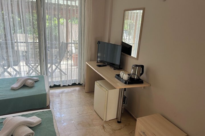 Room 11 of 35
