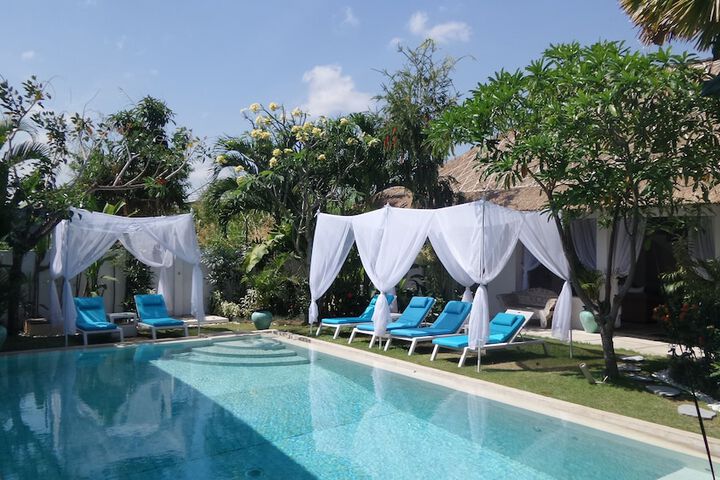 Hotel Pool