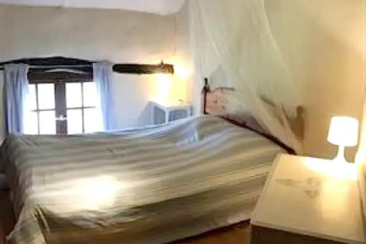 Room 4 of 11