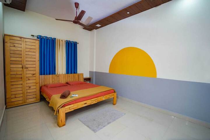 Room 4 of 15