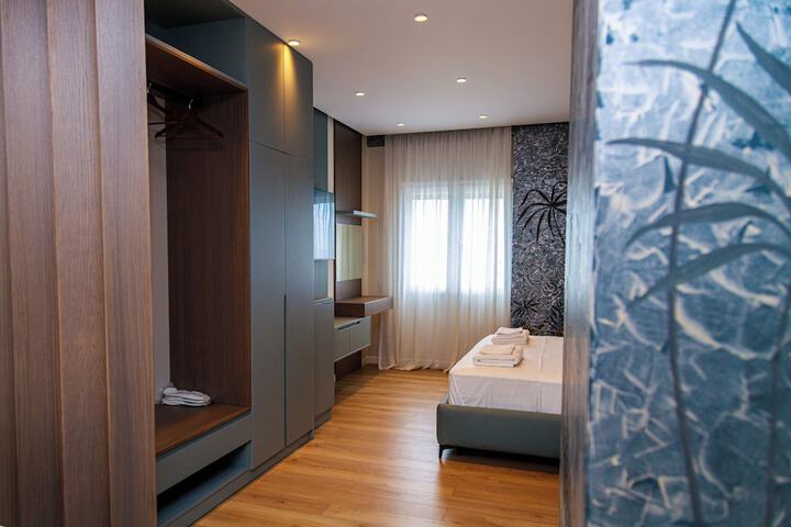 Room 31 of 120