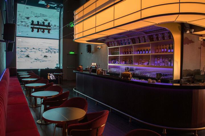 Lounge 61 of 79