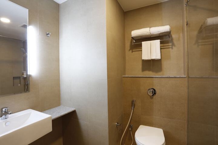 Room 16 of 39