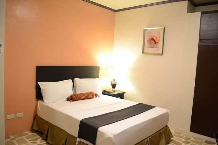 Room 30 of 114