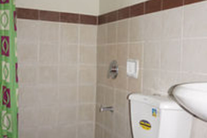 Room 2 of 33