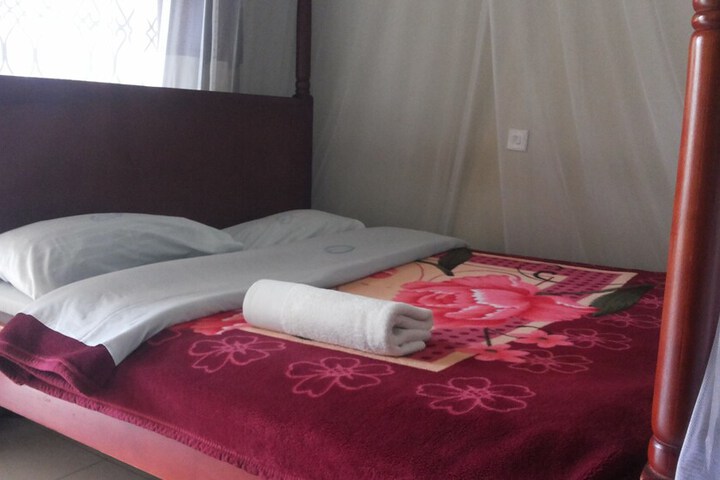 Room 27 of 78