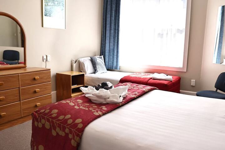 Room 5 of 70