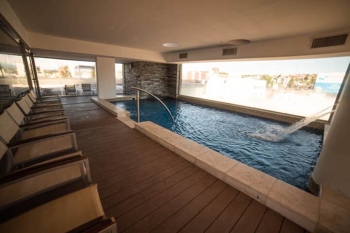 Pool 40 of 85