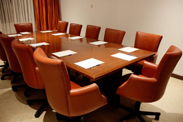 Business Center 32 of 34