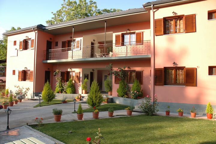 Hotel Exterior 45 of 69