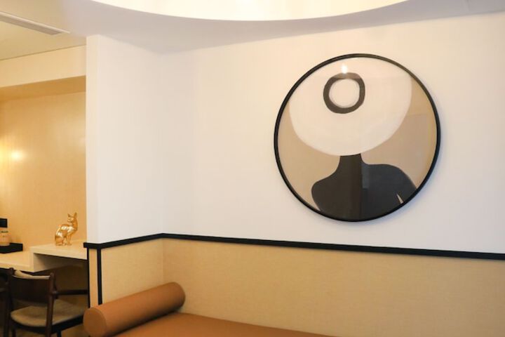 Room 28 of 46