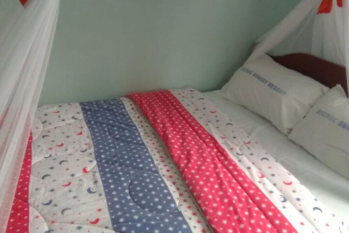 Room 11 of 30