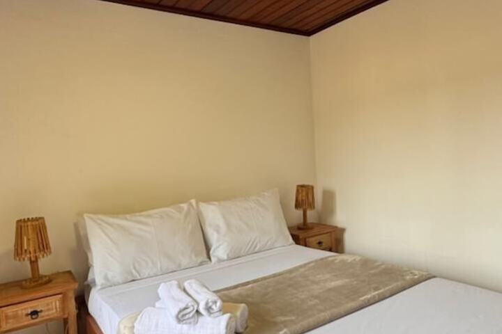 Room 6 of 34