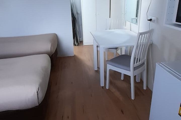 Room 43 of 86