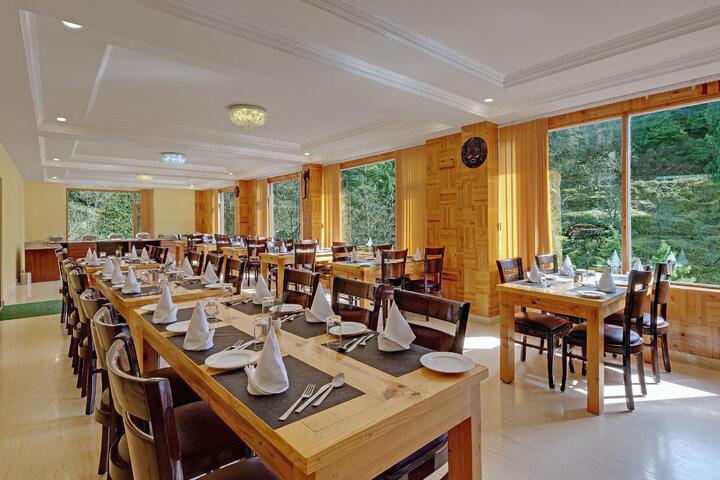 Dining 13 of 13