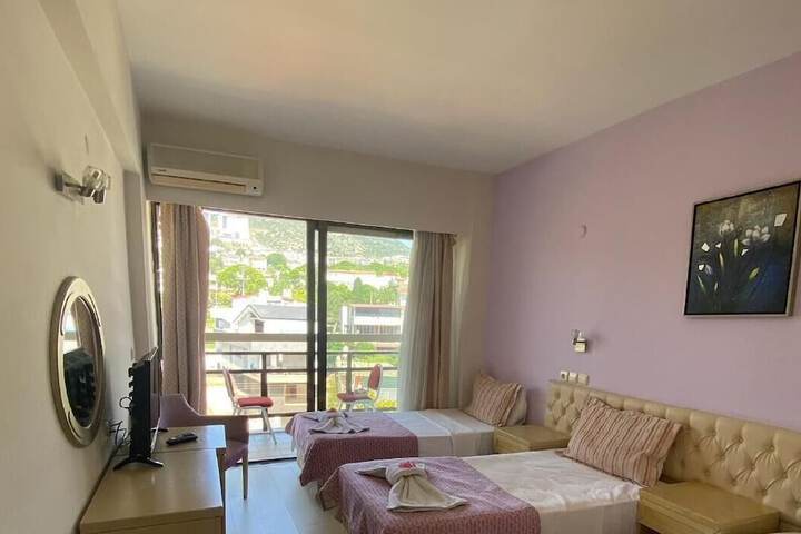 Room 4 of 15