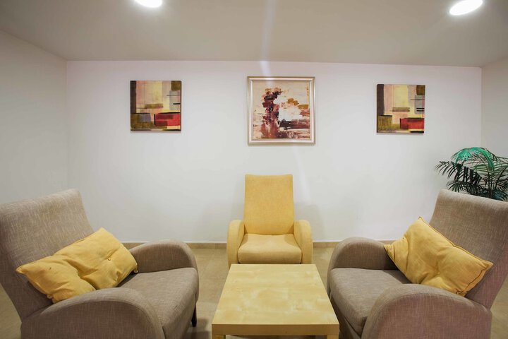 Lobby lounge