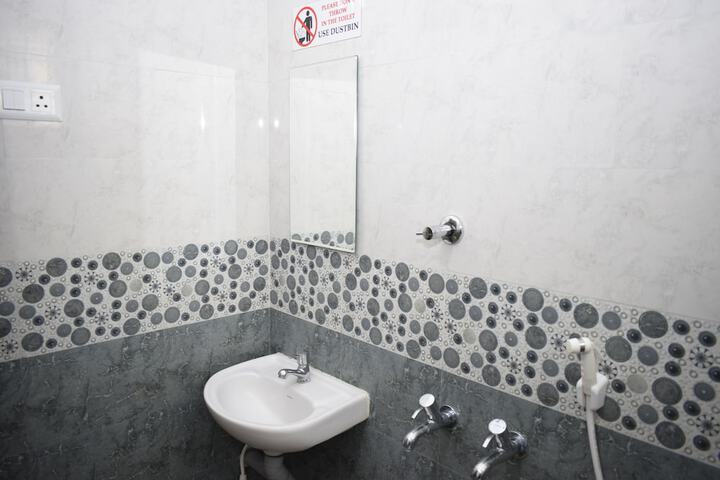 Room 60 of 68