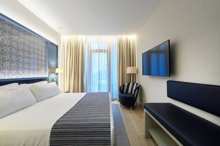 Room 26 of 79