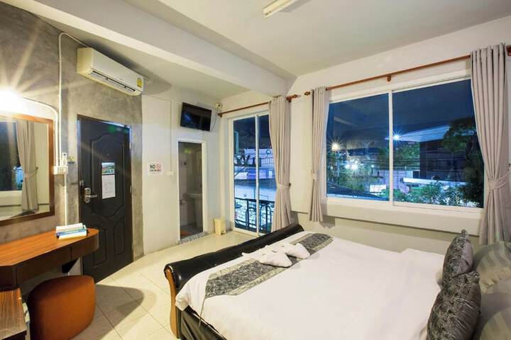 Room 9 of 47