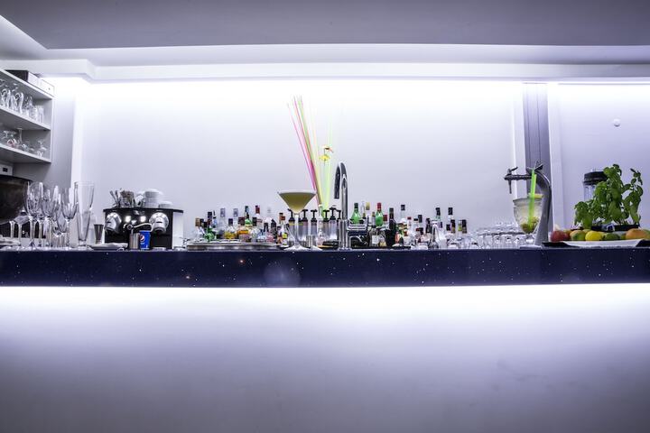 Lounge 49 of 65