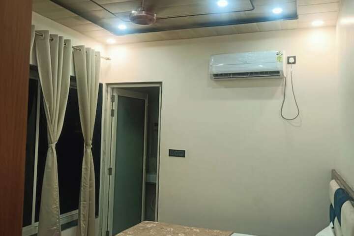 Room 2 of 12